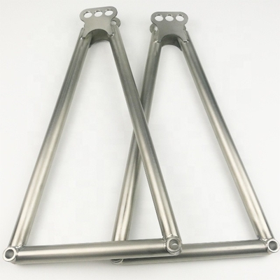 スプリントカー Triple-X ユニバーサルフィットメント 簡単に設置できます 天然チタン13 5/8&quot; 14&quot;と3穴のジェイコブス梯子