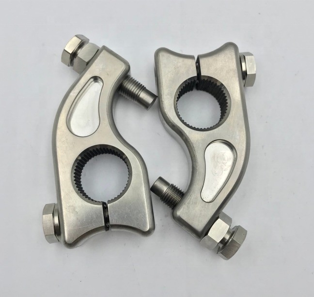 タイタン Gr5 ユニバーサル カーフィットメント 7/8&quot; トルションストップ 1 1/2&quot; スプリット x 3/8&quot; 調整ボルト 3/8&quot;-20ピン ボルト 年ユニバーサル